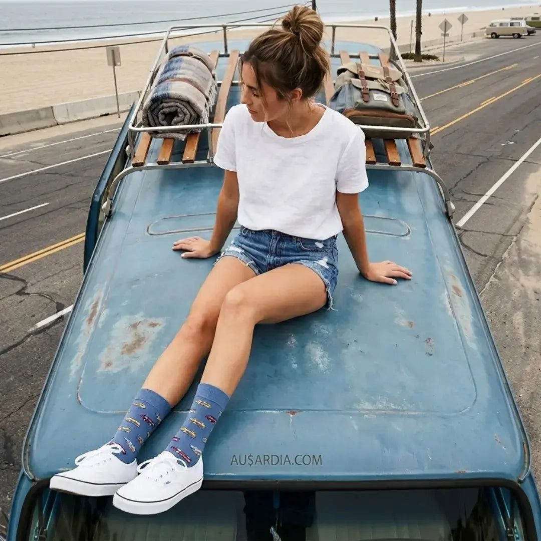 Calcetines Déjate Llevar en uso modelo verano outfit viajero furgoneta Ausardia