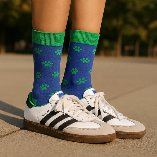 Calcetines Huellas Azul - Vista principal con diseño de huellas de perro verdes