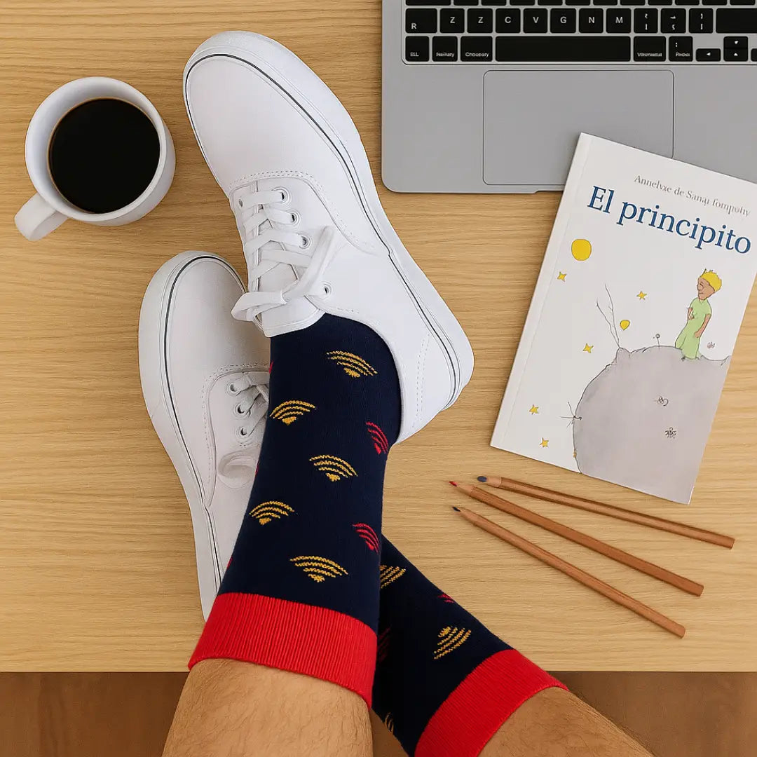 Calcetines azules de algodón con mensaje 'Solo necesito tu amor y wifi' - Regalo romántico original - AUSARDIA