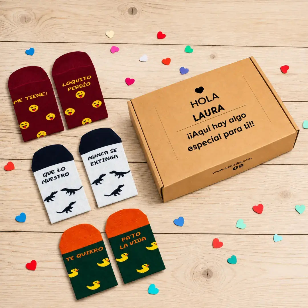 Pack calcetines Cómplices - 3 pares con mensajes de amor en caja kraft personalizable, regalo original para parejas