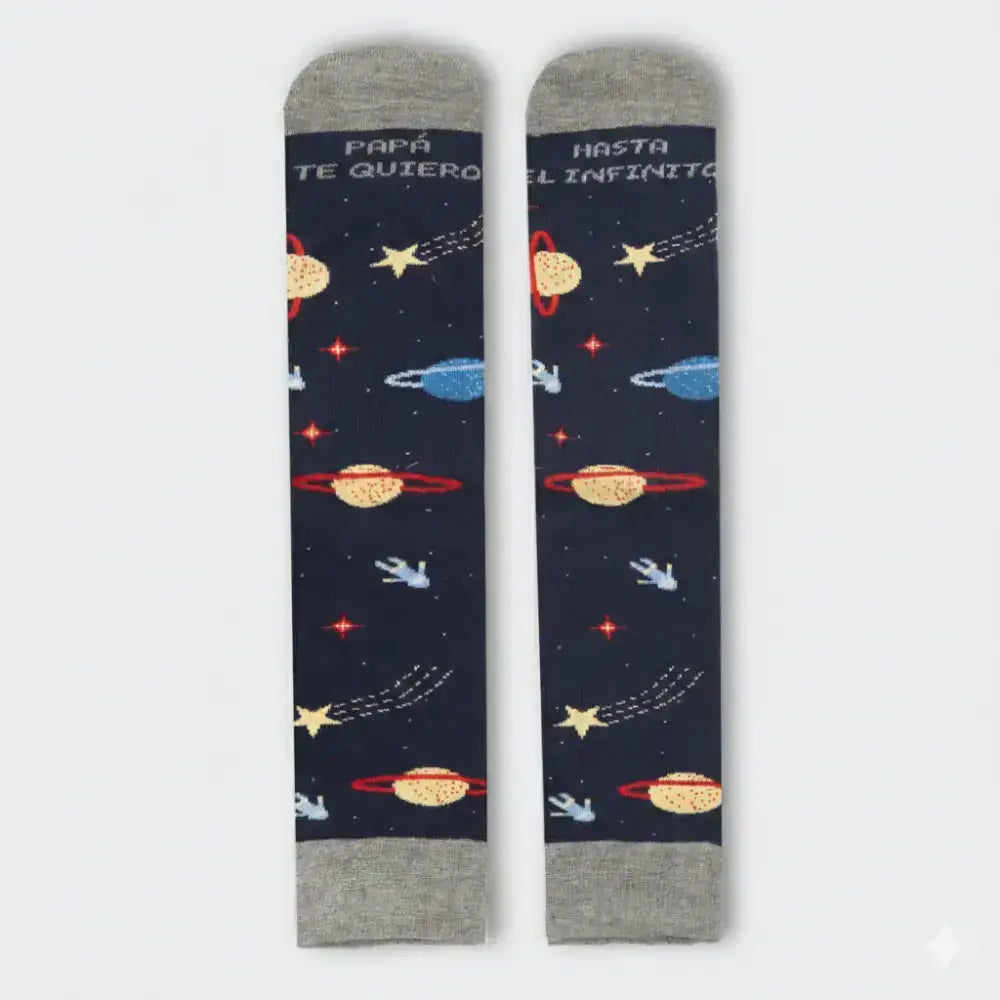 Detalle calcetines divertidos Papá Te Quiero Hasta el Infinito con estrellas - fabricados en España