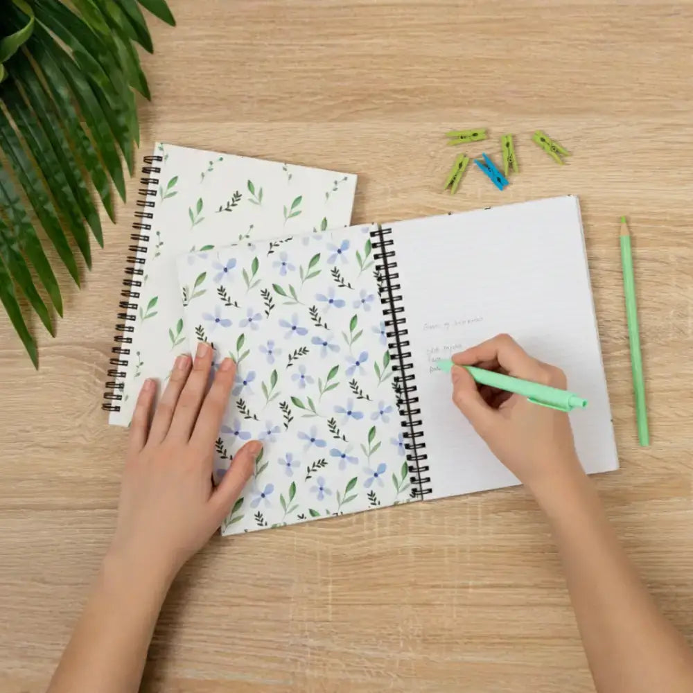Cuaderno A5 con espiral diseño hojas - Libreta para apuntes
