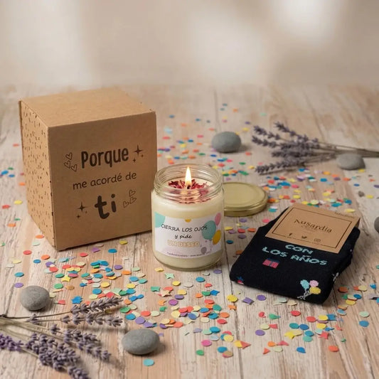 Pack regalo cumpleaños con calcetines y vela de soja - caja kraft Ausardia