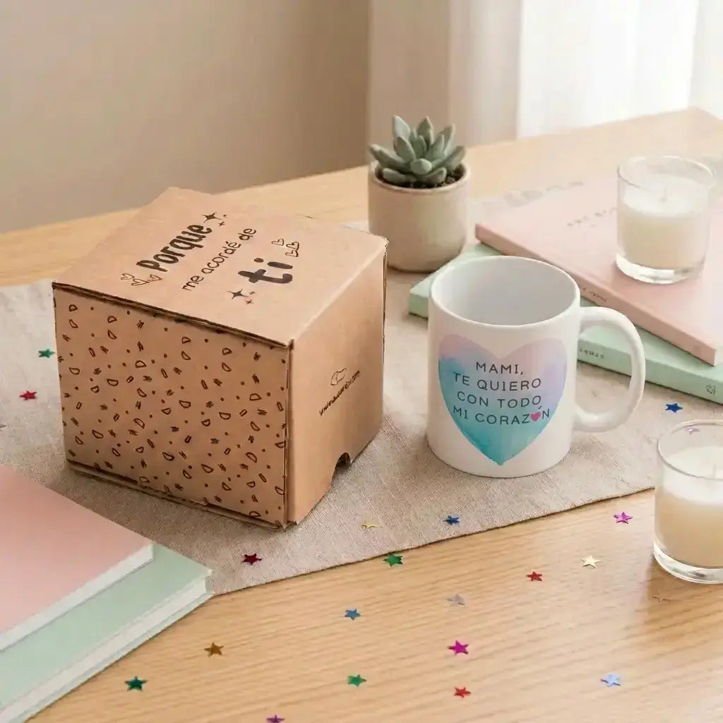 Taza blanca de cerámica con diseño de corazón en degradado pastel y frase mami te quiero con todo mi corazón ideal para día de la madre